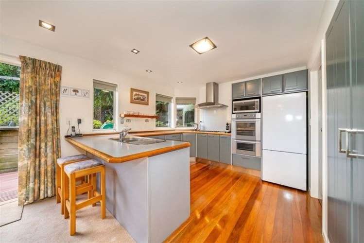 76 Heretaunga Square Silverstream_3