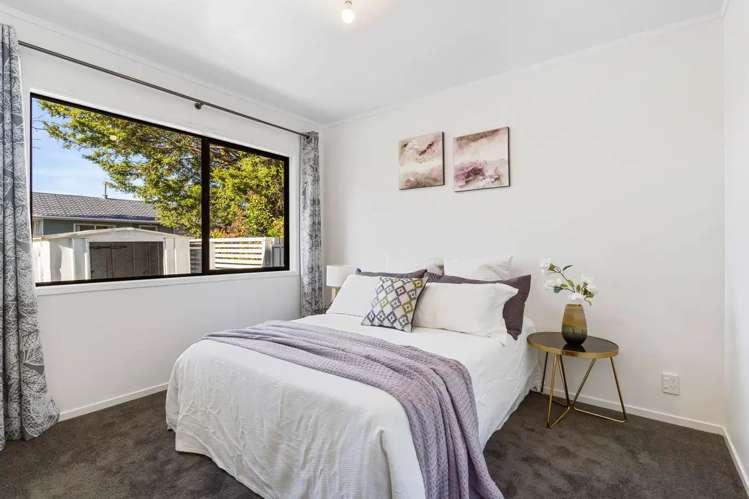 2/128A Bruce McLaren Road Henderson_5