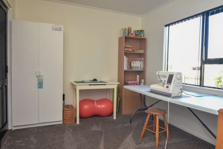 17 Deller Drive Carterton_13