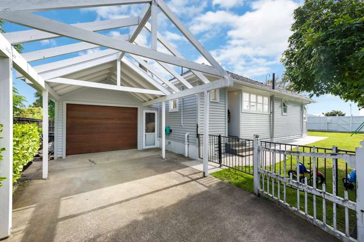 56 Golf Road New Lynn_6