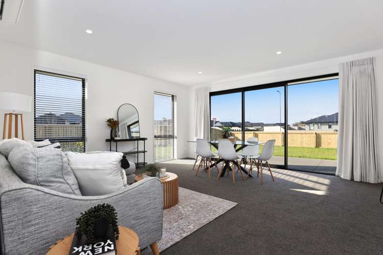 2 Orwell Way Elgin_3