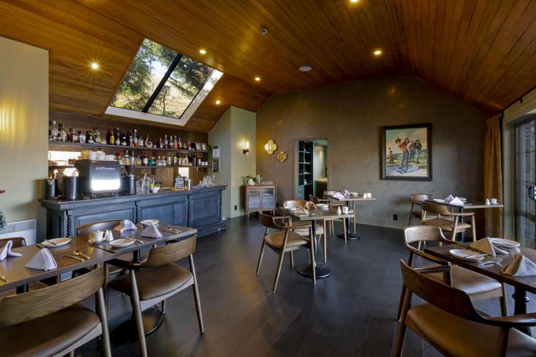 21 & 23 MacKinnon Terrace Sunshine Bay_6