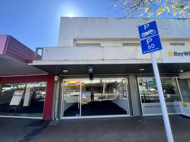 Well-presented Browns Bay retail