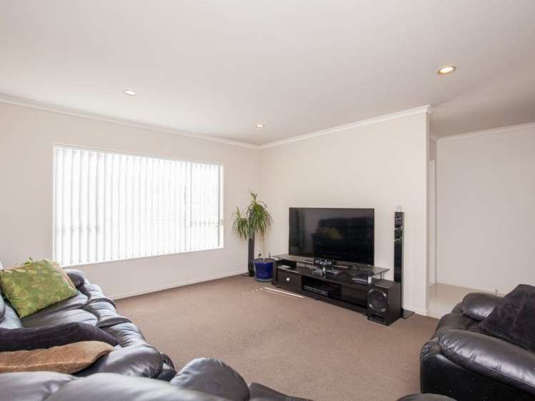 13 Montague Grove Stratford_12