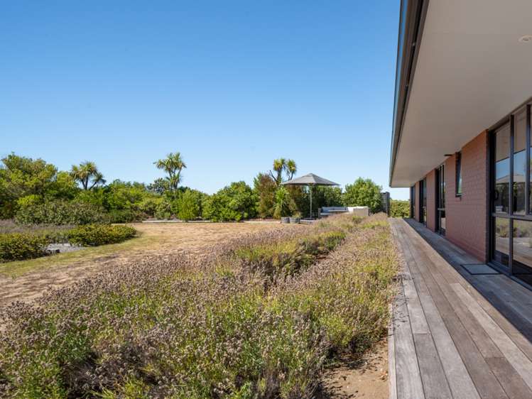 8 Edgewater Place Rarangi_31