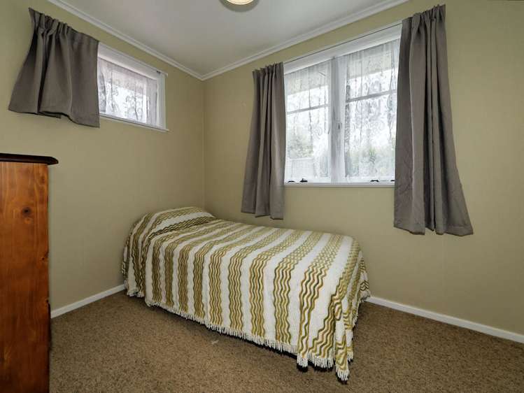 6 Deane Avenue Titirangi_18