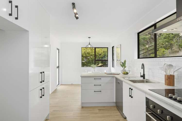 66 Castlerea Street Wainuiomata_12