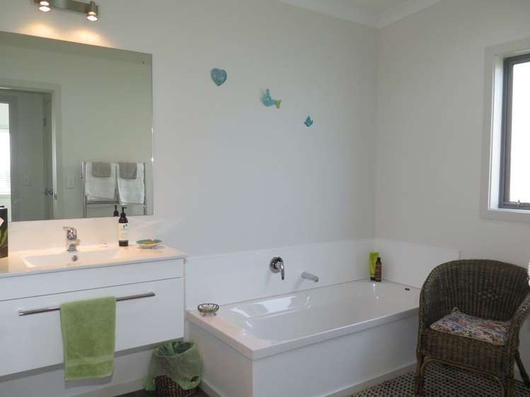 7 Puka Place Raglan_16
