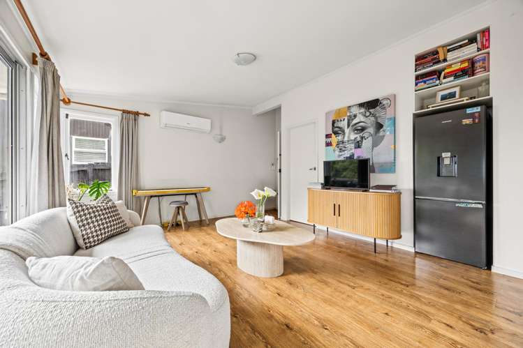 2/64 Exmouth Road_3