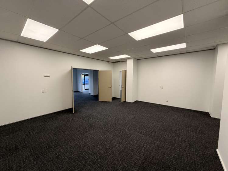 4 Market Grove Hutt Central_3