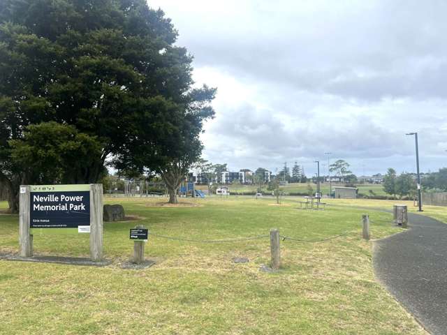 25 Kirrie Avenue Te Atatu South_1