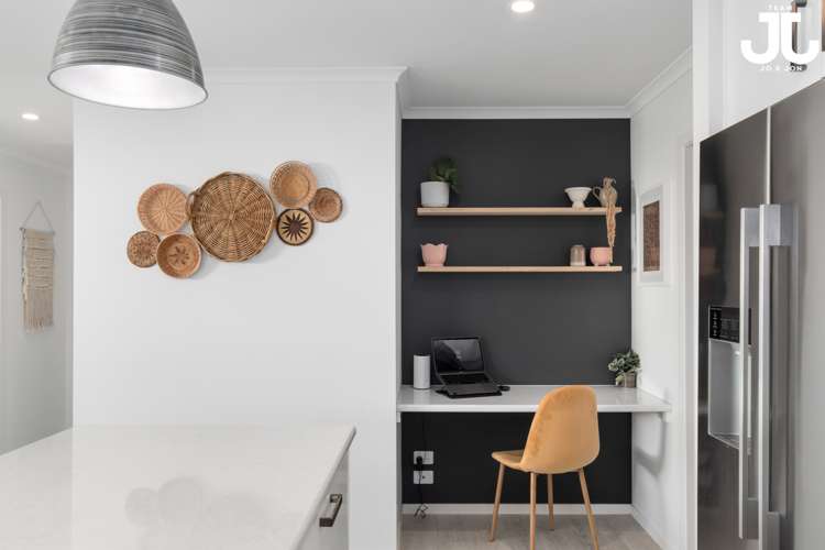 56 Whakaturou Crescent Pyes Pa_7