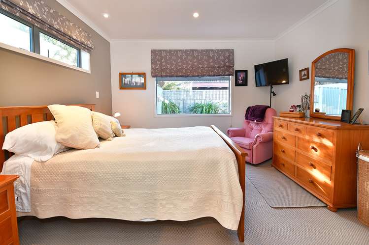 2 Forest Glen Orewa_13