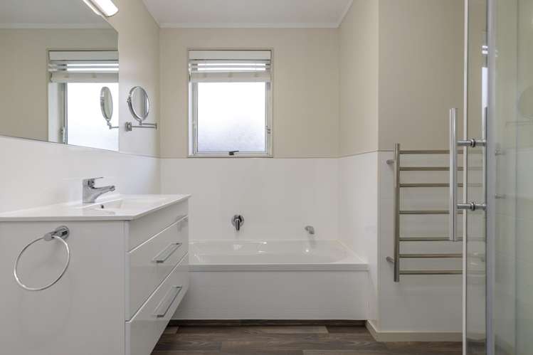 23 Kereru Street Two Mile Bay_19