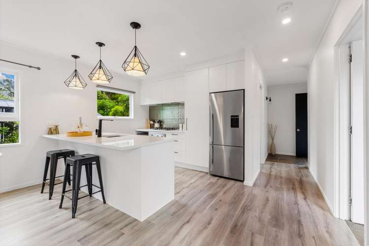 279 Royal Road Massey_7