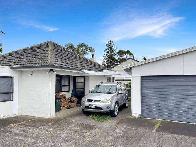 3 bedrooms- fully fenced with garage