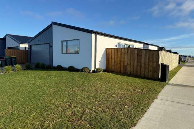 2 Tarata Way 11103_1