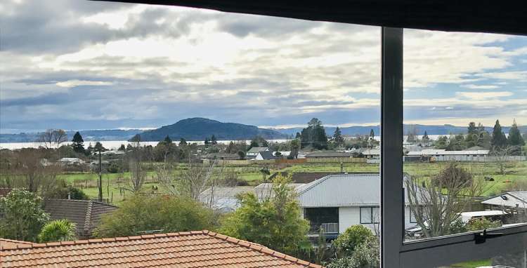 9 Maple Grove Owhata_13