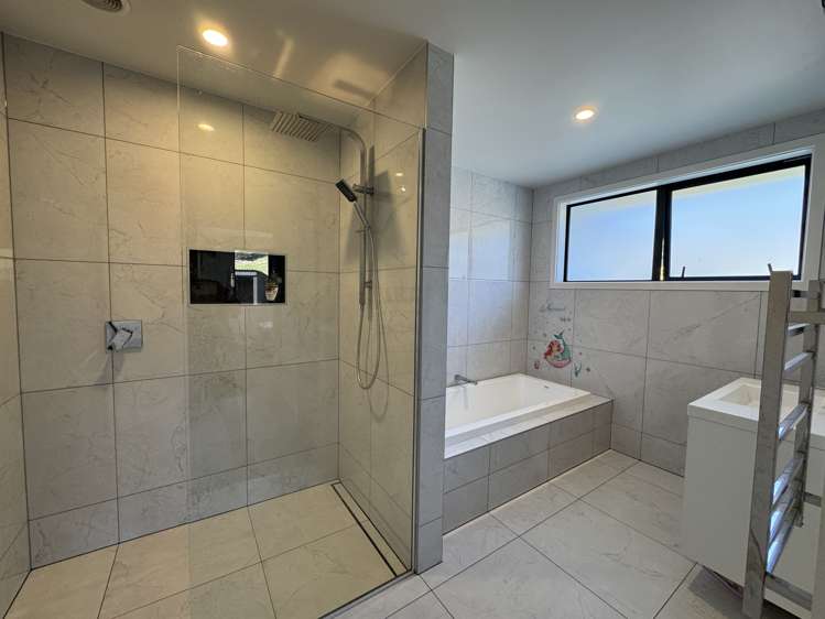 6 Salcombe Street Kaitangata_19