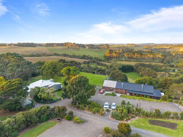 376 Taiapa Road Muriwai Beach_26