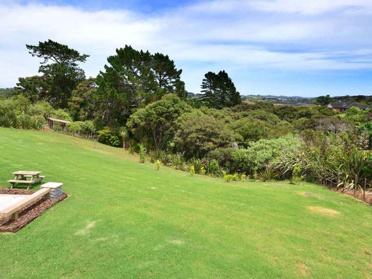 275 Whangaparaoa Road Red Beach_4