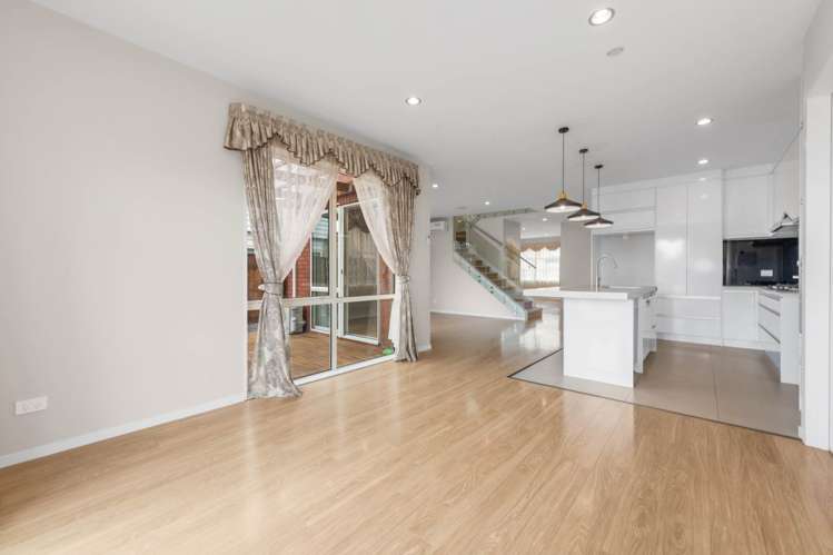 9 Sunshine Lane Flat Bush_7