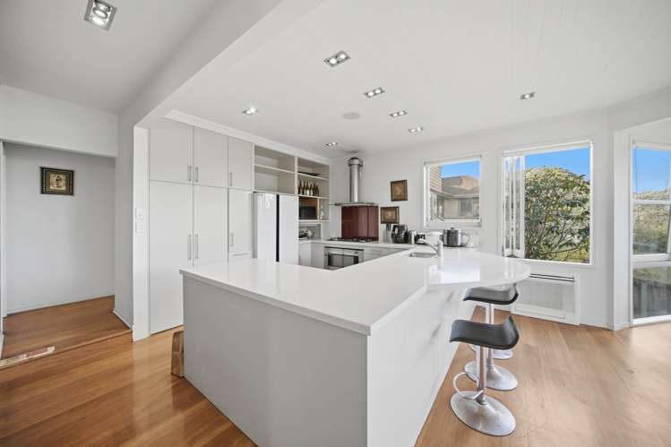 1 Churchill Road Murrays Bay_17