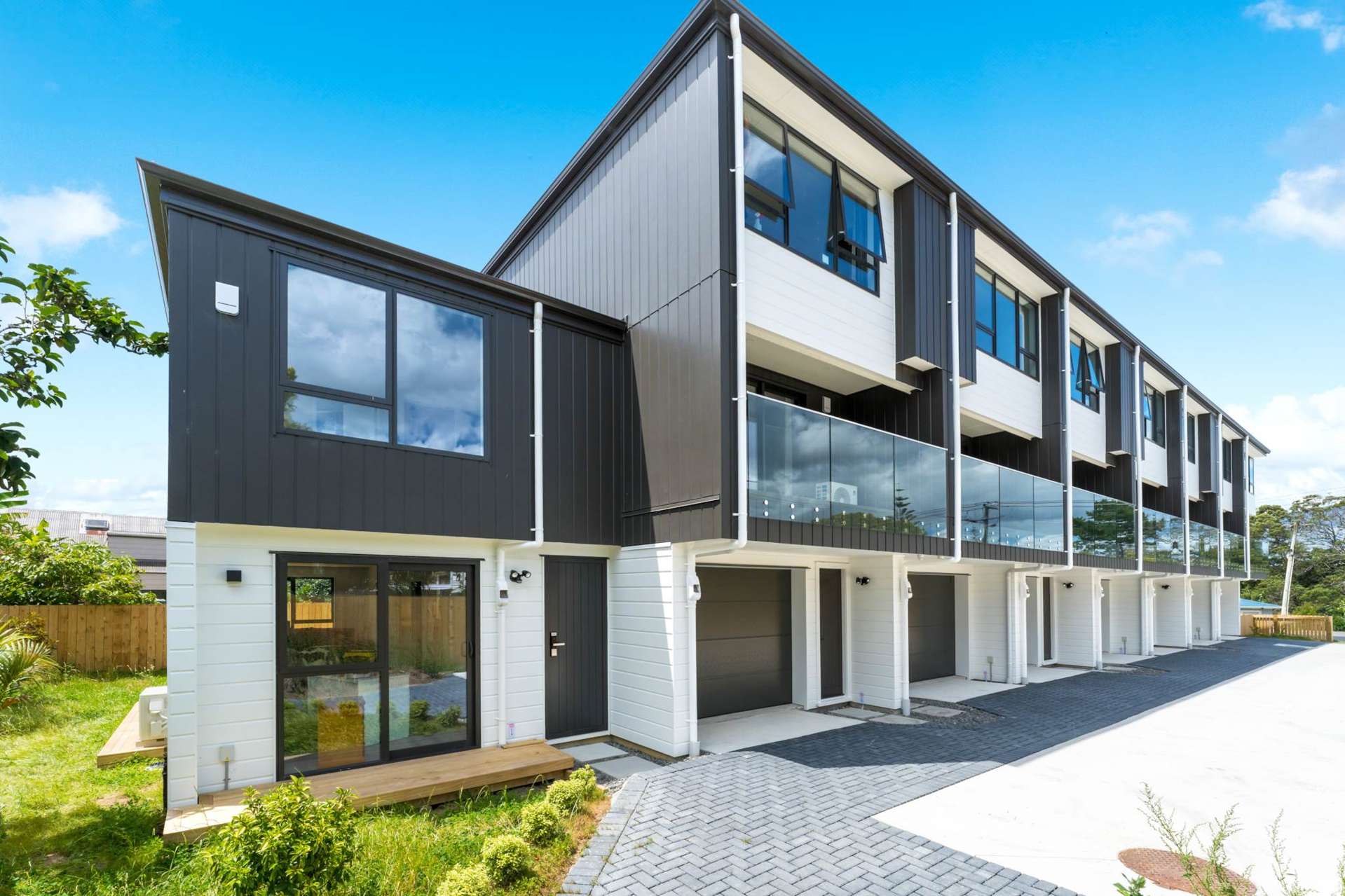 3/3/36 Longburn Road Henderson_0