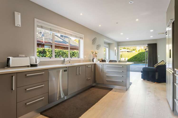 3 Charles Henry Place Harrowfield_3