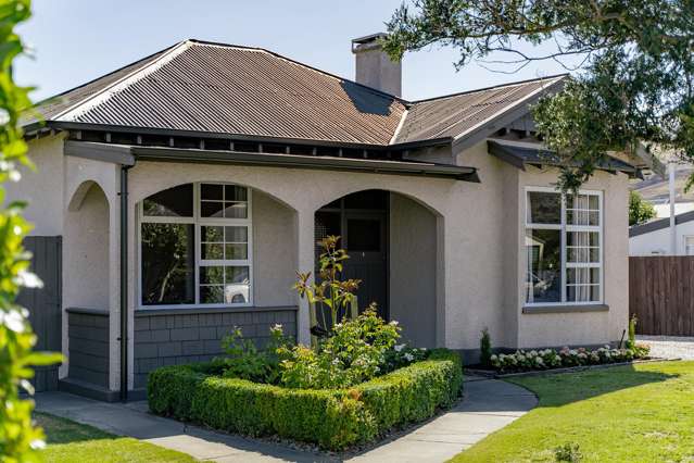 Charming and Captivating in Old Cromwell