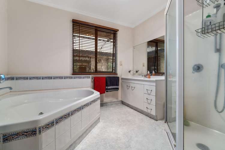 9 Guernsey Place Grandview Heights_17