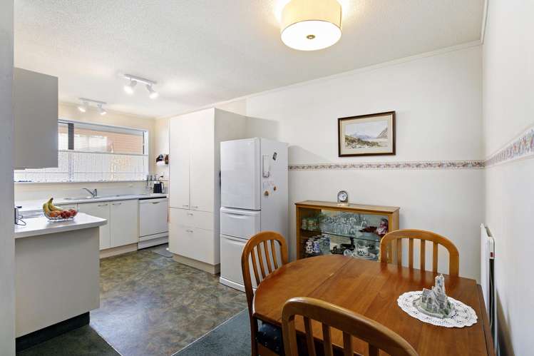 2/12 Birch Street_5