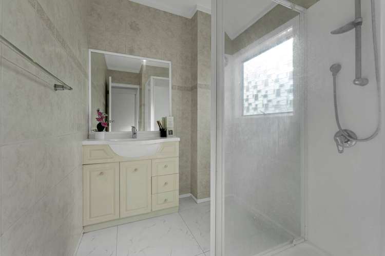 11/19A Gray Avenue Mangere East_14