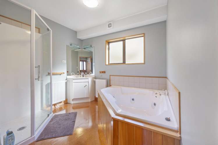 67 Manapouri St Ravensbourne_17