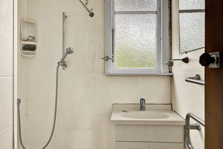 16 Battiscombe Terrace Waitara_6