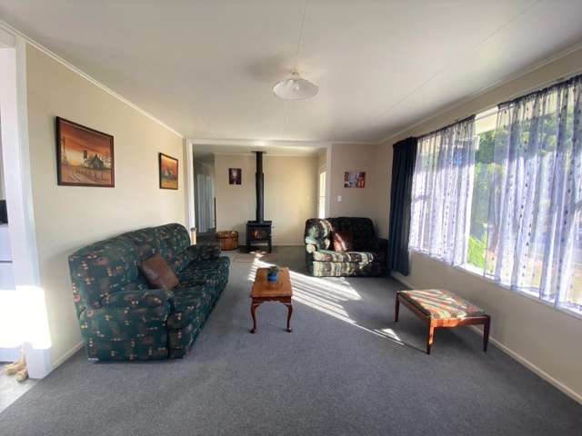 13 Lancaster Crescent Tokoroa_2