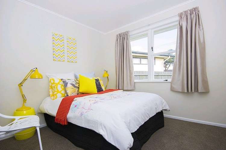 12 Crown Crescent Otara_5