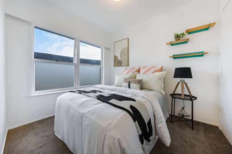 2/40 Cheval Drive Totara Vale_12