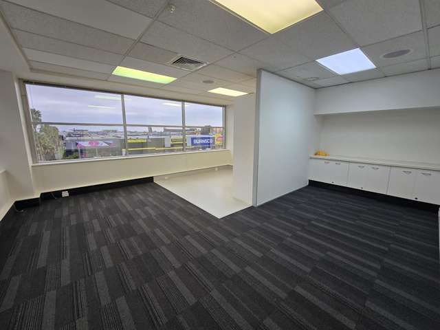 15 Osterley Way Manukau City_3