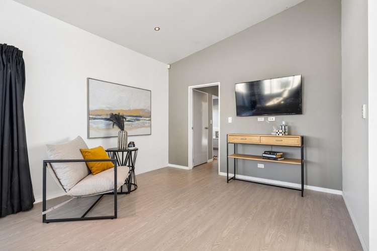 8A Norman Road Titirangi_13