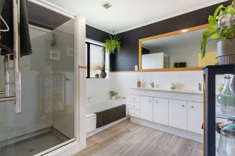 2/87 Beach Road Mellons Bay_19