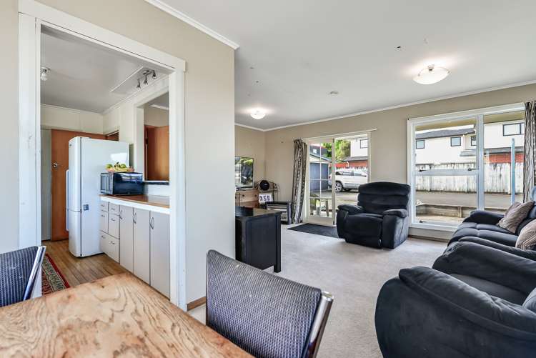 142 Tuhikaramea Road Dinsdale_16