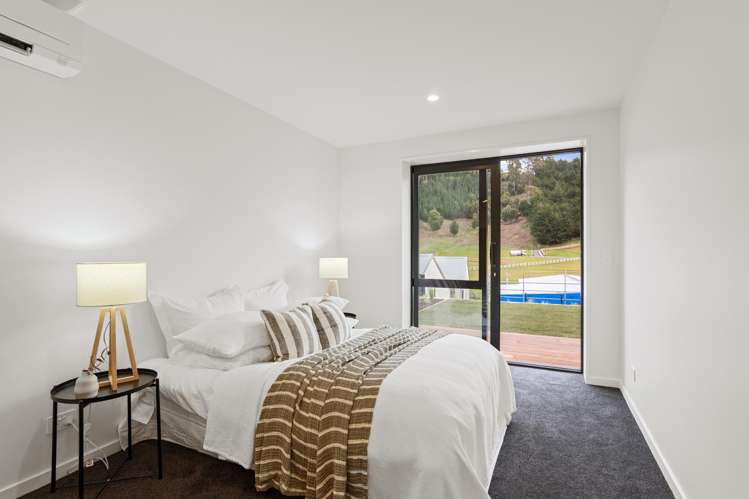 10 Flowers Lane Cracroft_22