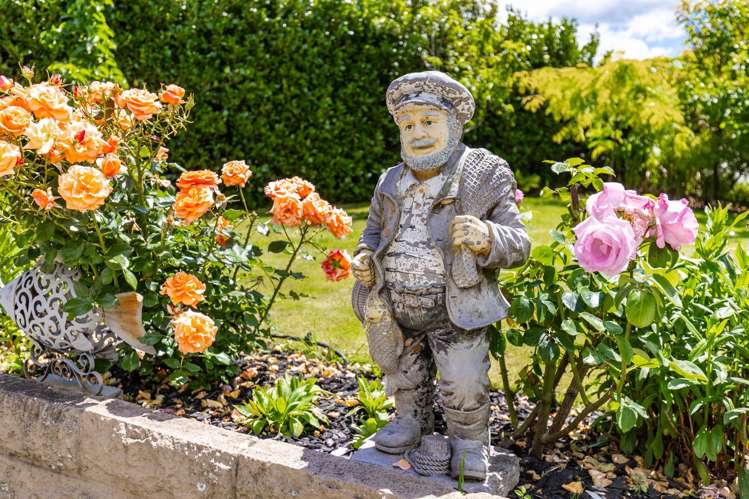 8 Newbourne Crescent Redwoodtown_22