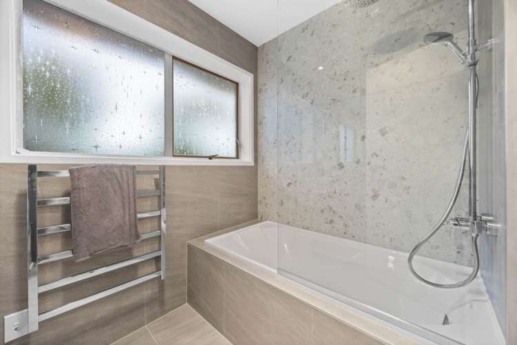 79 Meadway Sunnyhills_15