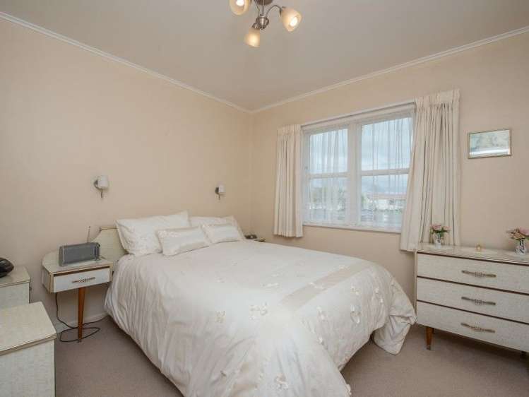 19 Masefield Drive Enderley_6