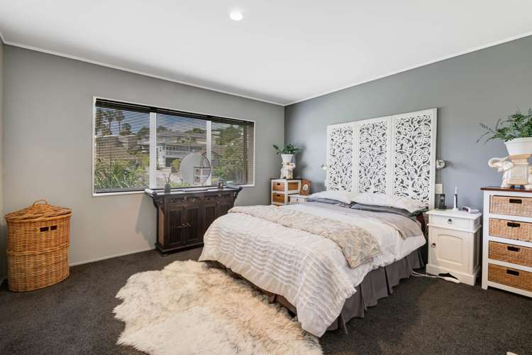 2 Mollyhawk Rise Arkles Bay_13
