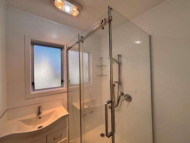 29 Ford Avenue 11601_6