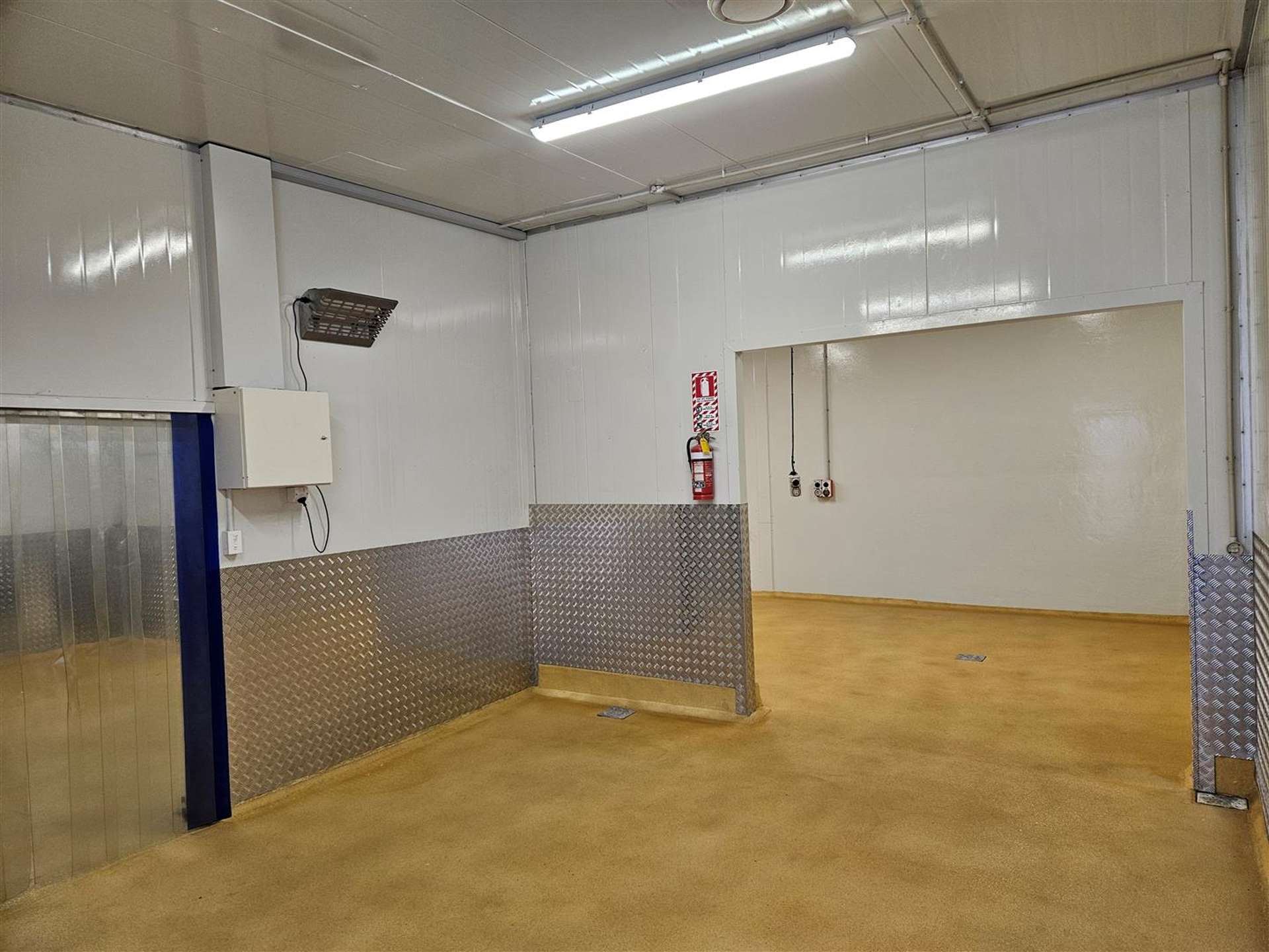 2/29A Edmonton Road Hornby_0