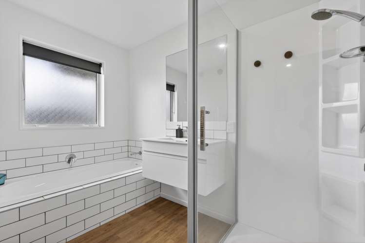 54 Graeme Foote Street Darfield_14